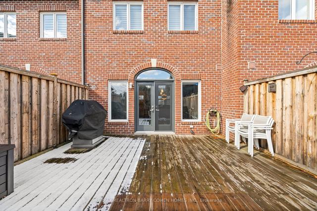 71 Prince Edward Dr S, House attached with 3 bedrooms, 3 bathrooms and 4 parking in Toronto ON | Image 21