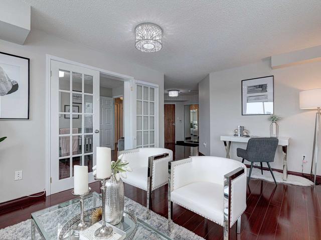 703 - 23 Lorraine Dr, Condo with 3 bedrooms, 2 bathrooms and 1 parking in Toronto ON | Image 2
