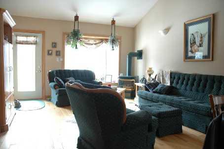 5 - 10126 Longsault Rd, Home with 2 bedrooms, 2 bathrooms and 4 parking in Clarington ON | Image 2