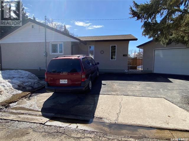 296 Maple Avenue, House detached with 3 bedrooms, 1 bathrooms and null parking in Yorkton SK | Image 2