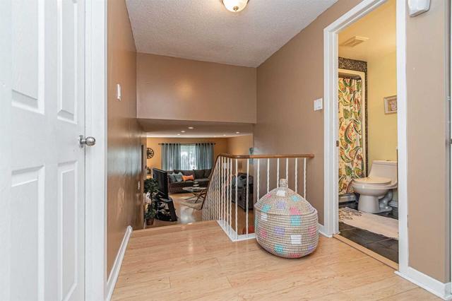 2350 Coldstream Dr, House detached with 3 bedrooms, 2 bathrooms and 3 parking in Burlington ON | Image 6