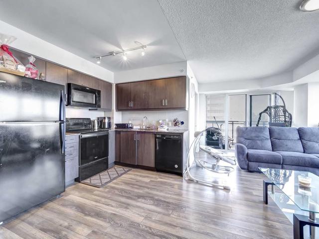 1505 - 30 Meadowglen Pl, Condo with 2 bedrooms, 2 bathrooms and 1 parking in Toronto ON | Image 8