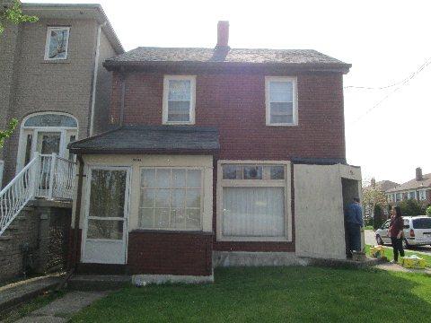 596 Willard Ave, House detached with 3 bedrooms, 2 bathrooms and 2 parking in Toronto ON | Image 1
