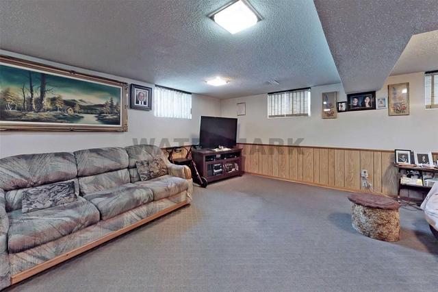 374 Joicey Blvd, House detached with 2 bedrooms, 2 bathrooms and 6 parking in Toronto ON | Image 19