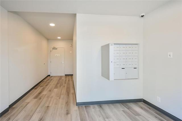 302b - 261 King Street E, Condo with 2 bedrooms, 1 bathrooms and 1 parking in Hamilton ON | Image 7