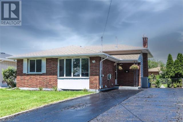 77 Roehampton Avenue, House detached with 6 bedrooms, 2 bathrooms and 7 parking in St. Catharines ON | Image 1