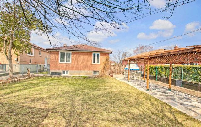 19 Par Ave, House detached with 3 bedrooms, 4 bathrooms and 3 parking in Toronto ON | Image 25