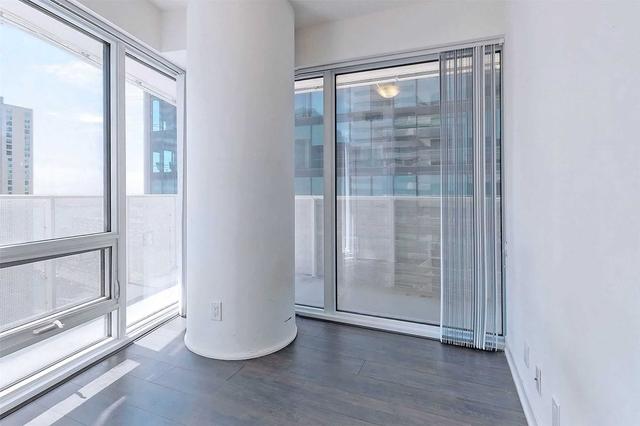 2110 - 100 Harbour St, Condo with 3 bedrooms, 2 bathrooms and 0 parking in Toronto ON | Image 23