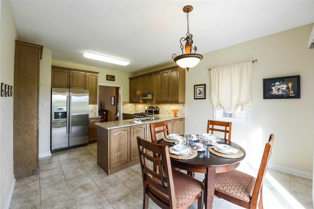 37 Calliandra Tr, Condo with 2 bedrooms, 3 bathrooms and 2 parking in Brampton ON | Image 6