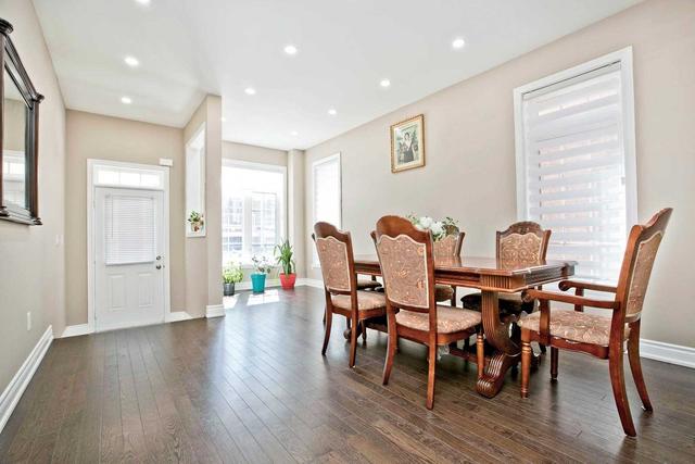 26 Luzon Ave, House attached with 4 bedrooms, 5 bathrooms and 2 parking in Markham ON | Image 23
