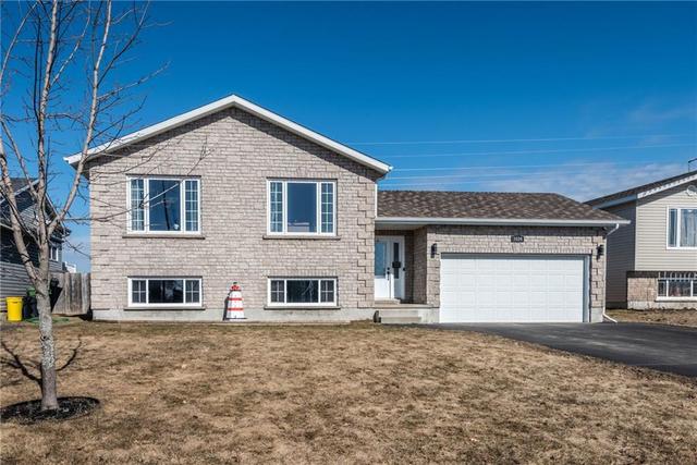 1034 Riverstone Trail, House detached with 4 bedrooms, 2 bathrooms and 4 parking in Petawawa ON | Image 1