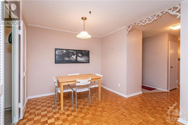 1105 - 2951 Riverside Drive, Condo with 2 bedrooms, 1 bathrooms and 1 parking in Ottawa ON | Image 7