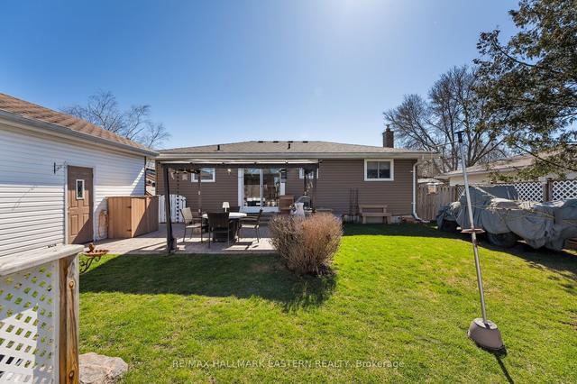 1015 St Pauls St, House detached with 2 bedrooms, 2 bathrooms and 5 parking in Peterborough ON | Image 19