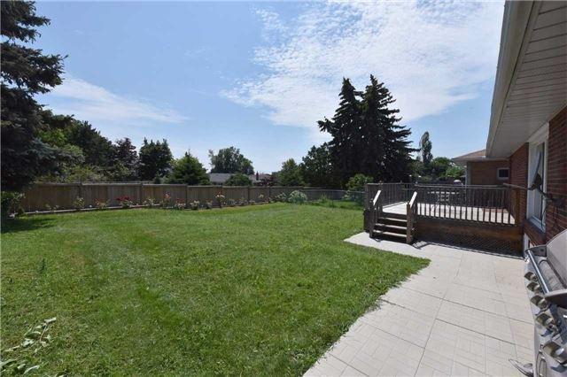 41 Draycott Dr, House detached with 3 bedrooms, 3 bathrooms and 3 parking in Toronto ON | Image 17