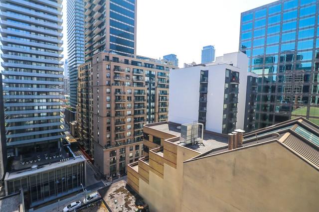 1111 - 85 Bloor St E, Condo with 2 bedrooms, 2 bathrooms and 1 parking in Toronto ON | Image 28