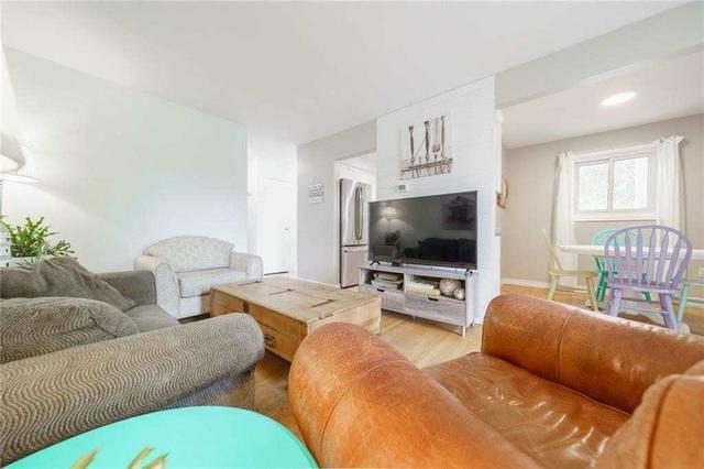 3 - 11 Colmar Pl, Townhouse with 3 bedrooms, 3 bathrooms and 1 parking in Hamilton ON | Image 2