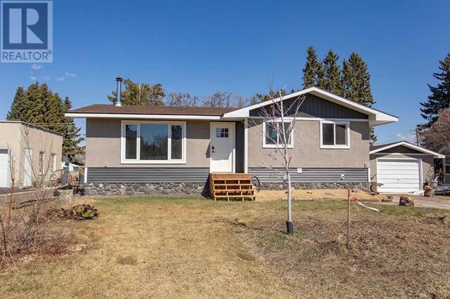 5610 54 Avenue, House detached with 4 bedrooms, 3 bathrooms and 4 parking in Lacombe AB | Image 1