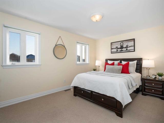 19 Estoril Terr, House detached with 3 bedrooms, 4 bathrooms and 2 parking in Toronto ON | Image 9