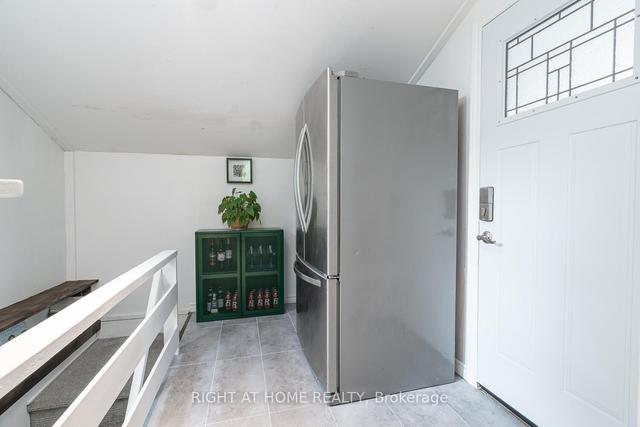 90 Mercer St, House detached with 2 bedrooms, 2 bathrooms and 3 parking in Hamilton ON | Image 10