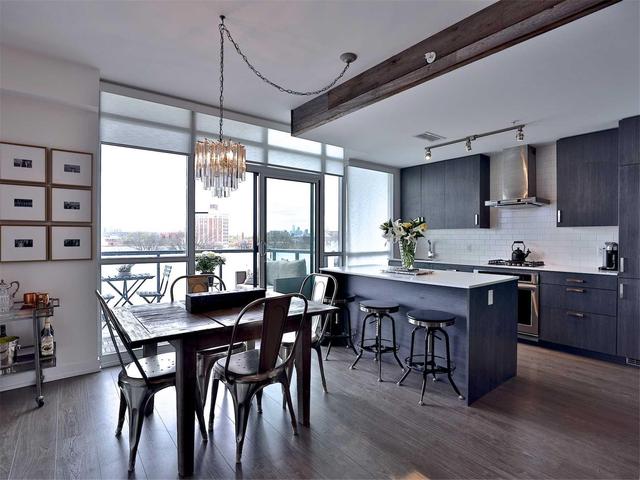 706 - 36 Howard Park Ave, Condo with 2 bedrooms, 2 bathrooms and 1 parking in Toronto ON | Image 4