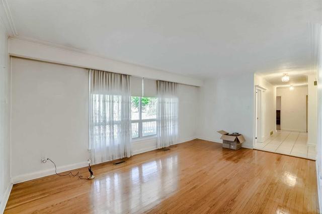 149 Combe Ave, House detached with 3 bedrooms, 2 bathrooms and 5 parking in Toronto ON | Image 3