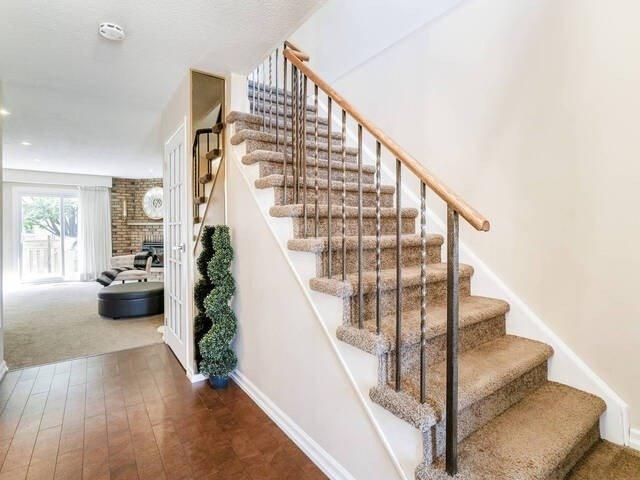 366 Hansen Rd, House detached with 3 bedrooms, 2 bathrooms and 3 parking in Brampton ON | Image 9