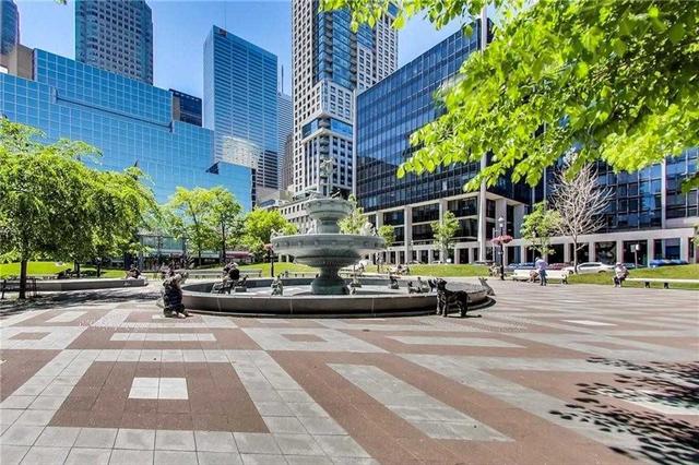 701 - 135 George St S, Condo with 2 bedrooms, 1 bathrooms and 1 parking in Toronto ON | Image 6