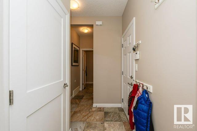 5912 175 Av Nw, House detached with 3 bedrooms, 2 bathrooms and 6 parking in Edmonton AB | Image 4