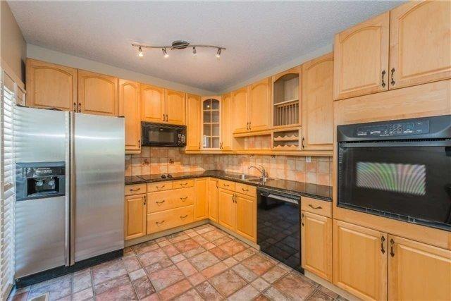 upper - 3724 Queenston Dr, House detached with 3 bedrooms, 1 bathrooms and 4 parking in Mississauga ON | Image 6