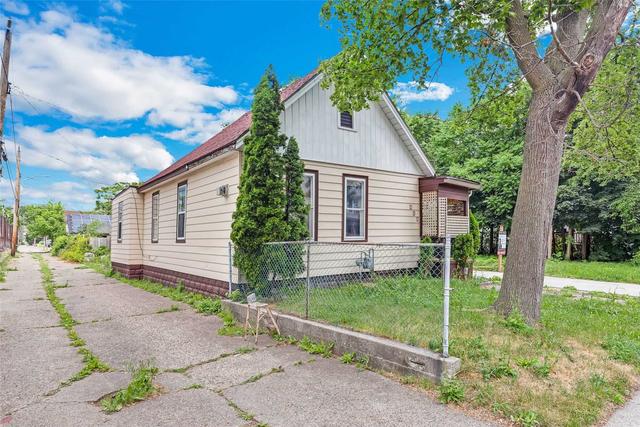 868 Tuscarora St, House detached with 3 bedrooms, 2 bathrooms and 4 parking in Windsor ON | Image 13