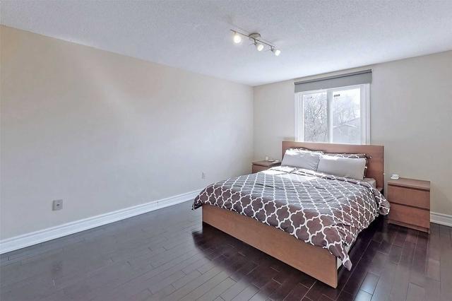 7 Kimbercroft Crt, House attached with 3 bedrooms, 3 bathrooms and 2 parking in Toronto ON | Image 7