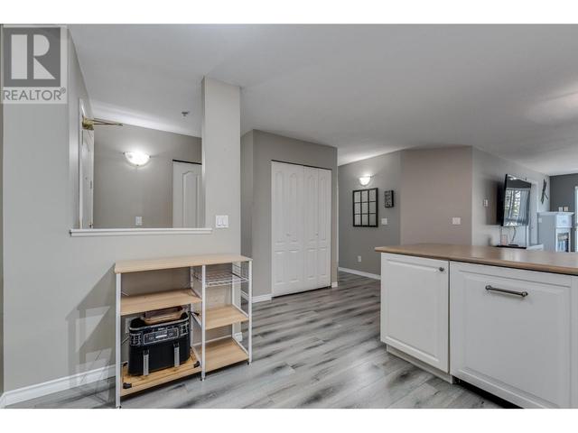 409 22230 North Avenue, Condo with 2 bedrooms, 2 bathrooms and 1 parking in Maple Ridge BC | Image 13