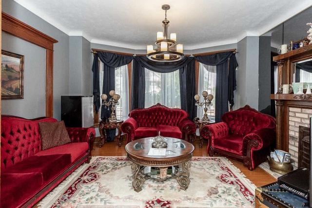 4637 Ellis St, House detached with 5 bedrooms, 4 bathrooms and 6 parking in Niagara Falls ON | Image 3