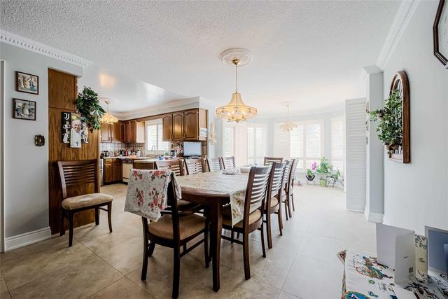 19 Tannery Crt, House detached with 4 bedrooms, 4 bathrooms and 9 parking in Richmond Hill ON | Image 6