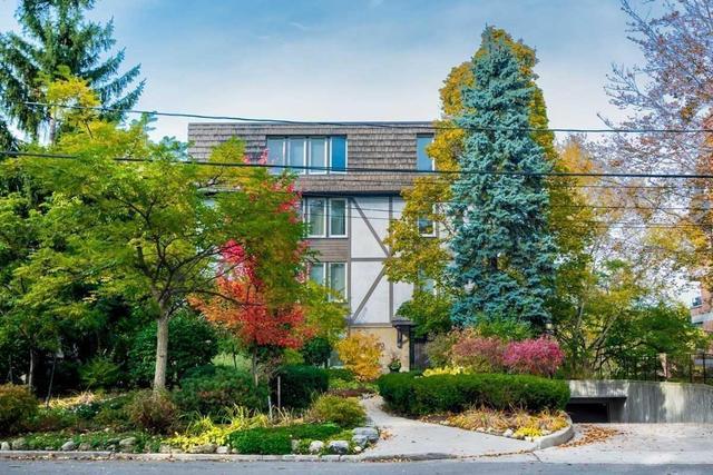 3 - 60 Old Mill Rd, Condo with 3 bedrooms, 3 bathrooms and 2 parking in Toronto ON | Image 1