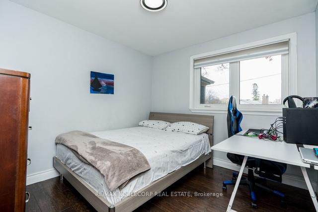 103 Exbury Rd, House detached with 3 bedrooms, 2 bathrooms and 5 parking in Toronto ON | Image 15