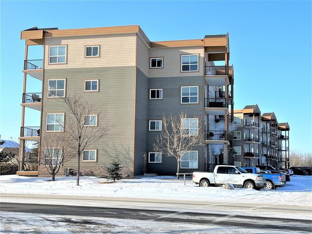303 - 9221 Lakeland Drive, Condo with 2 bedrooms, 2 bathrooms and 1 parking in Greenview No. 16 AB | Image 2