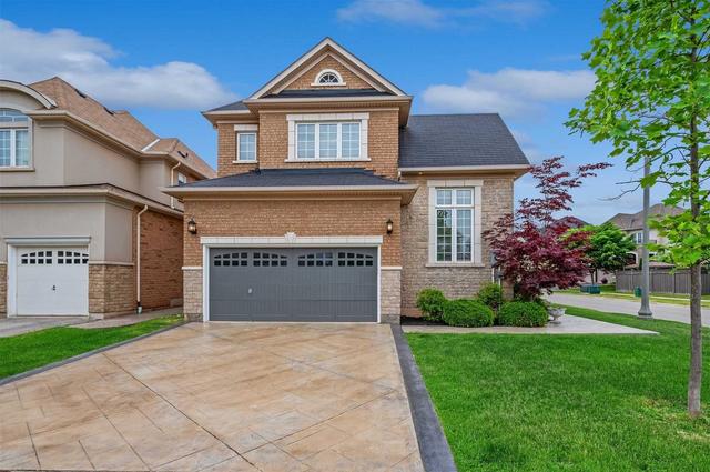 1139 Jezero Cres, House detached with 4 bedrooms, 5 bathrooms and 4 parking in Oakville ON | Image 34