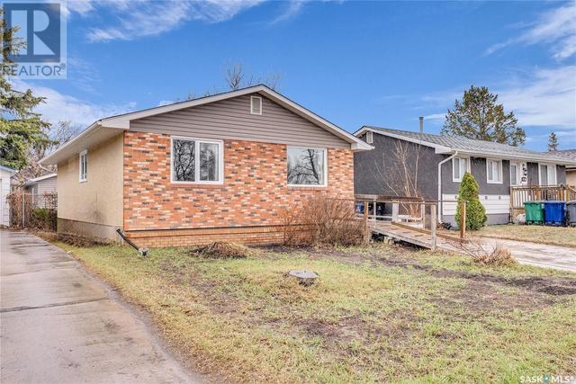 834 Confederation Drive, House detached with 2 bedrooms, 2 bathrooms and null parking in Saskatoon SK | Image 39