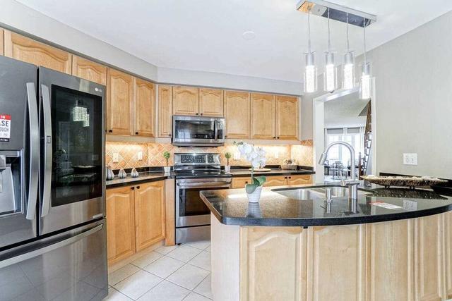 3851 Barley Tr, House semidetached with 4 bedrooms, 4 bathrooms and 3 parking in Mississauga ON | Image 3