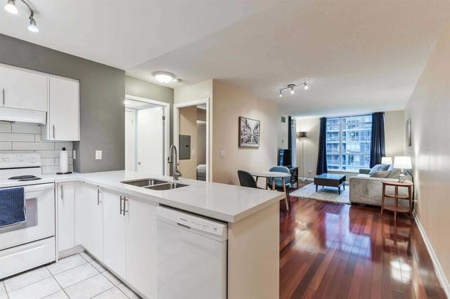 501 - 219 Fort York Blvd, Condo with 1 bedrooms, 1 bathrooms and 1 parking in Toronto ON | Image 6