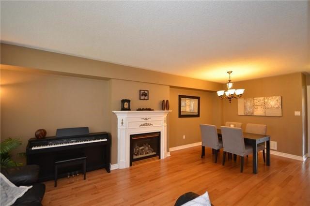 86 Castle Park Blvd, House semidetached with 3 bedrooms, 3 bathrooms and 2 parking in Vaughan ON | Image 3