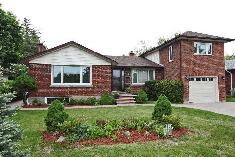 1056 Churchill Ave, House detached with 4 bedrooms, 3 bathrooms and 4 parking in Oakville ON | Image 1