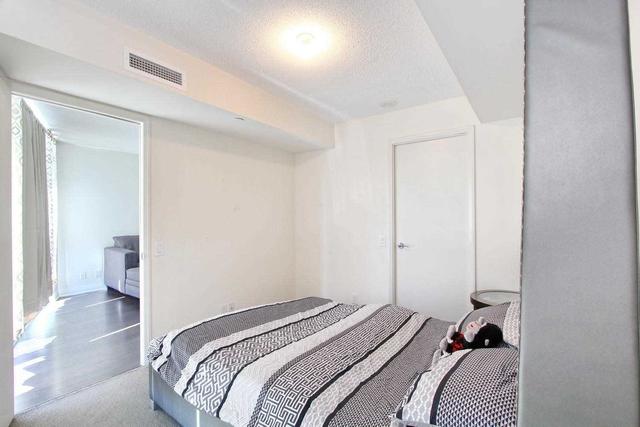 906 - 1 Valhalla Inn Rd, Condo with 1 bedrooms, 1 bathrooms and 1 parking in Toronto ON | Image 5
