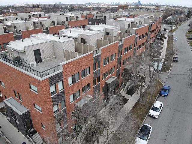 58 - 68 Winston Park Blvd, Townhouse with 1 bedrooms, 2 bathrooms and 1 parking in Toronto ON | Image 1