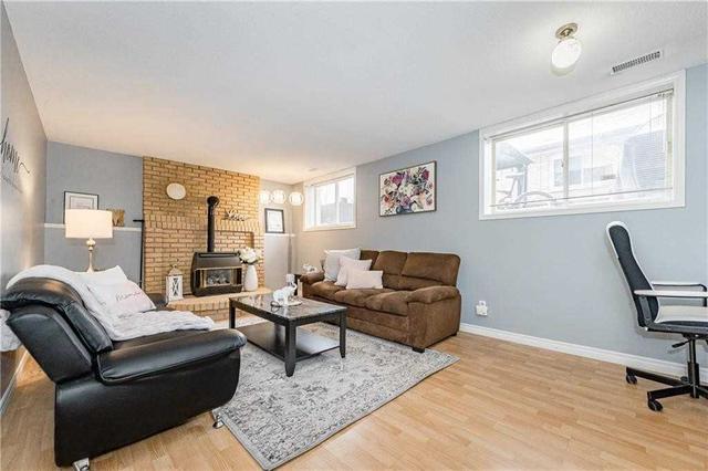 81 Taylor Ave, House detached with 2 bedrooms, 2 bathrooms and 3 parking in Cambridge ON | Image 8