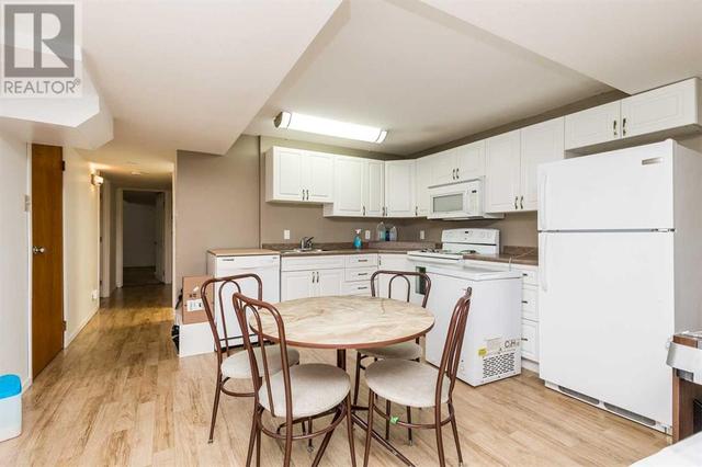 518 12 Street S, House semidetached with 4 bedrooms, 2 bathrooms and 4 parking in Lethbridge AB | Image 17