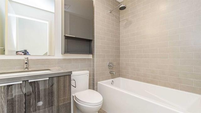 22 Sonic Way, Townhouse with 3 bedrooms, 3 bathrooms and 1 parking in Toronto ON | Image 6