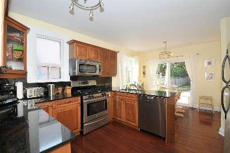 22 Fourth St W, House detached with 3 bedrooms, 2 bathrooms and 2 parking in Toronto ON | Image 4