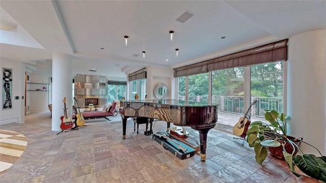 12 Baytree Cres, House detached with 6 bedrooms, 12 bathrooms and 25 parking in Toronto ON | Image 16